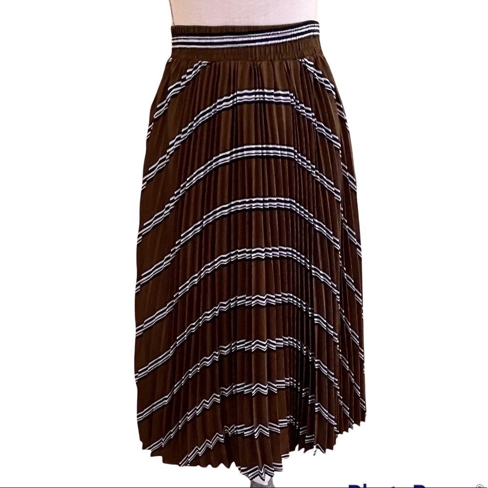 English Factory Crystal Pleated Pull On Skirt XS